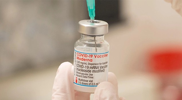 Moderna anuncia buenos resultados de su vacuna modificada contra Ómicron