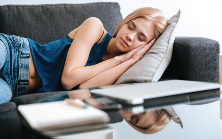 Lee más sobre el artículo Los beneficios para el cerebro de dormir una siesta corta durante el día