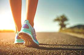 Lee más sobre el artículo Caminar un mínimo de 4.000 pasos al día puede reducir el riesgo de muerte